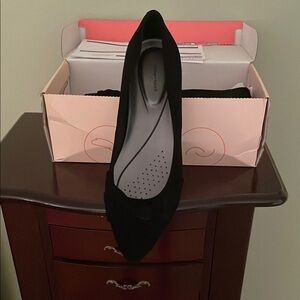 Elegant Black Women's Flats